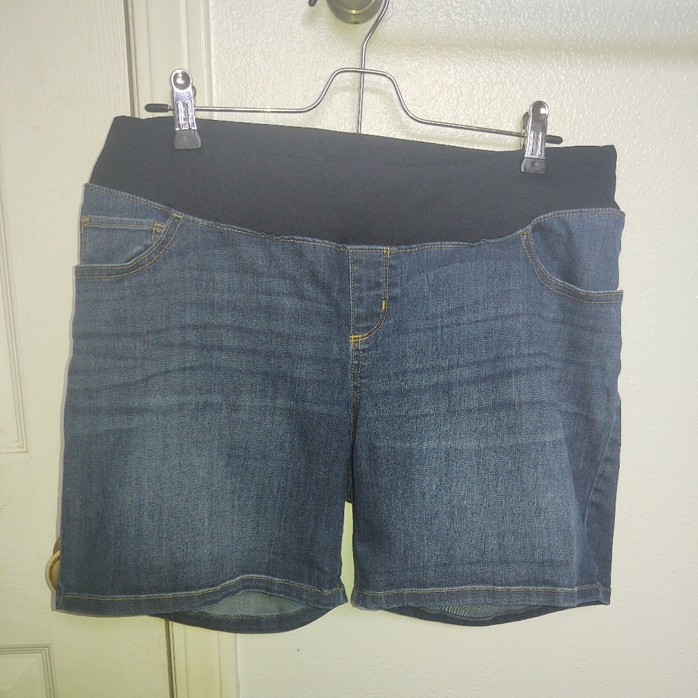 Liz Lange Maternity for Target*  MIDI jean shorts
